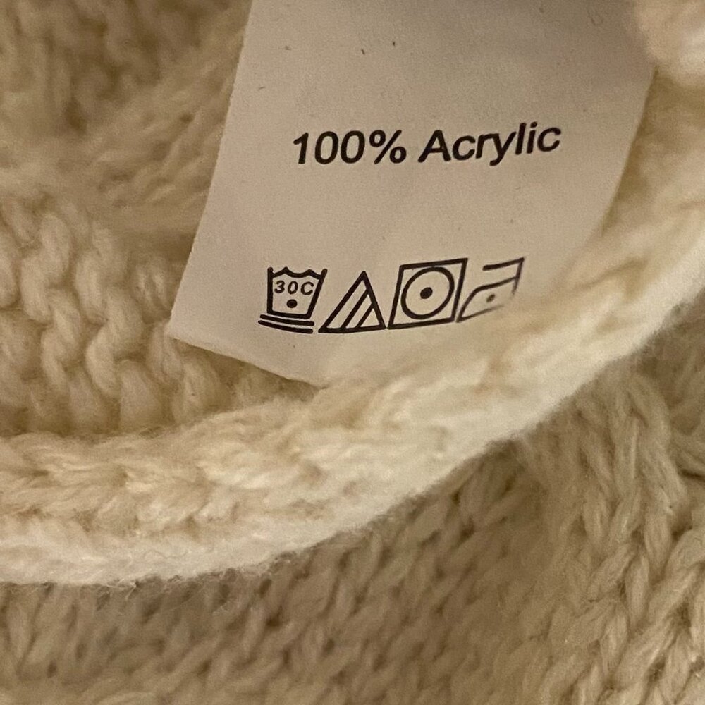 Cropped Cable Knit Turtleneck - Picture 6 of 7